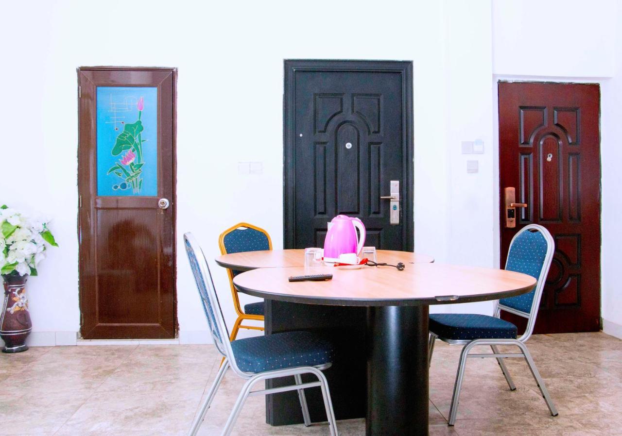 Nora Hotel Cotonou Buitenkant foto