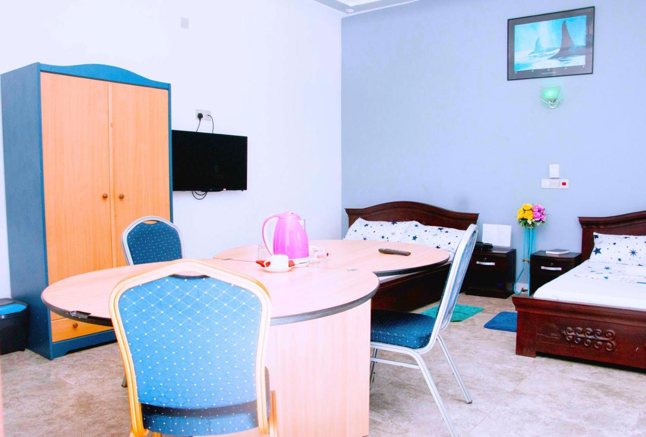 Nora Hotel Cotonou Buitenkant foto