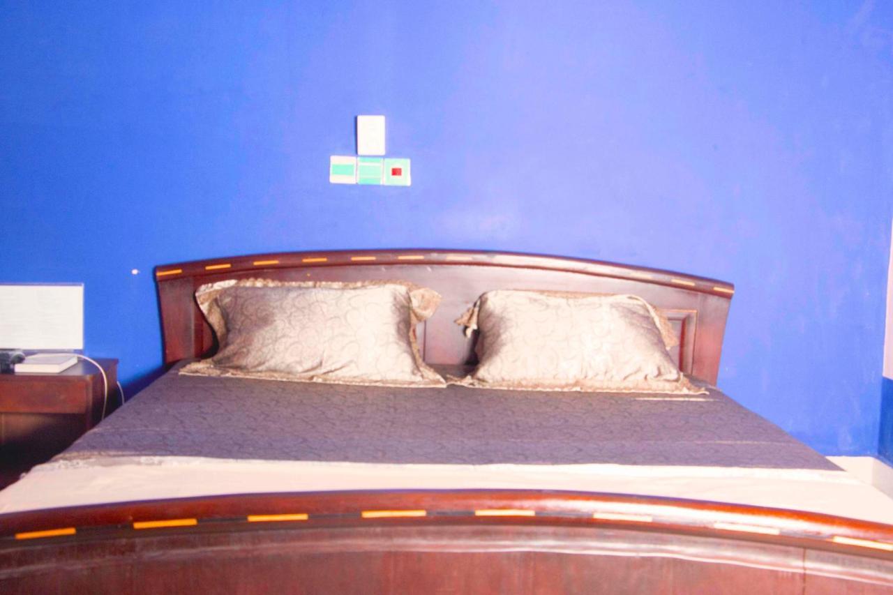 Nora Hotel Cotonou Buitenkant foto