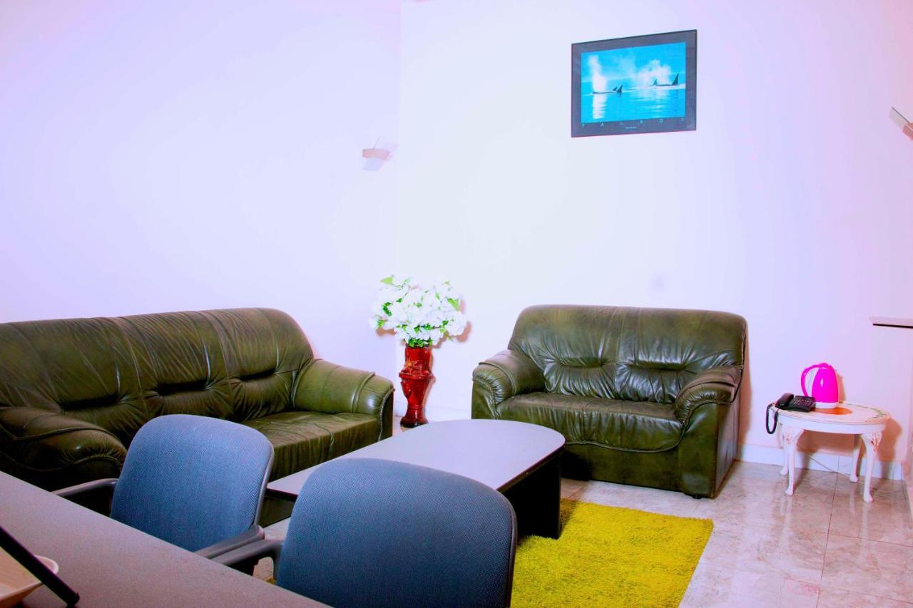 Nora Hotel Cotonou Buitenkant foto