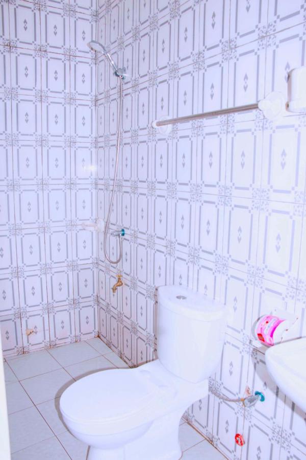 Nora Hotel Cotonou Buitenkant foto