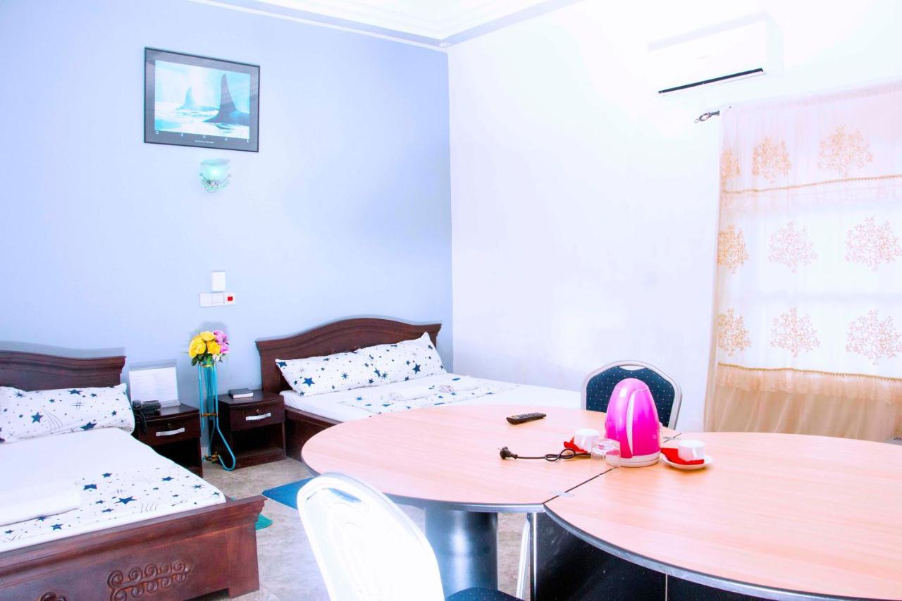Nora Hotel Cotonou Buitenkant foto