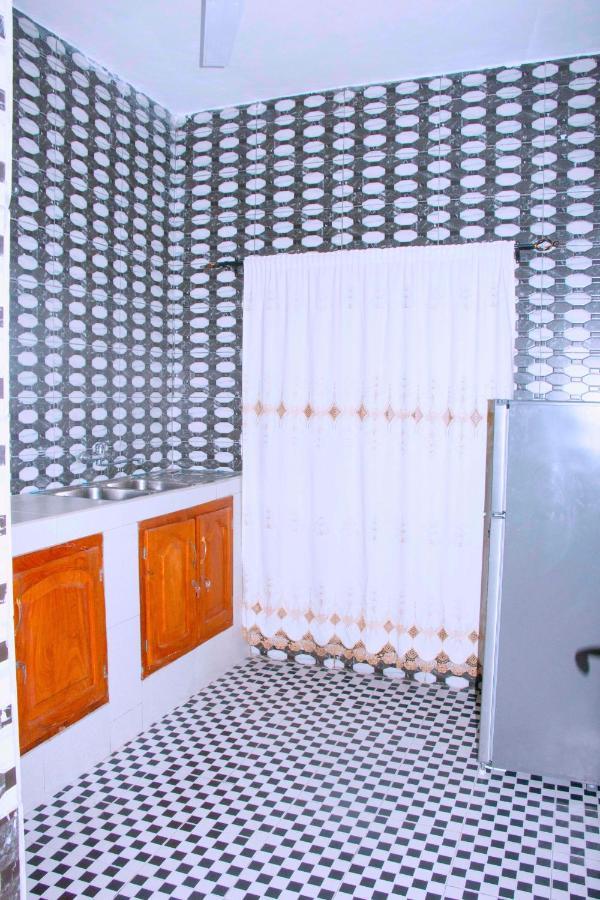 Nora Hotel Cotonou Buitenkant foto