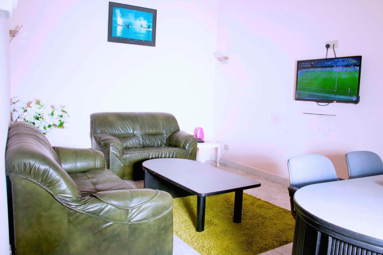 Nora Hotel Cotonou Buitenkant foto